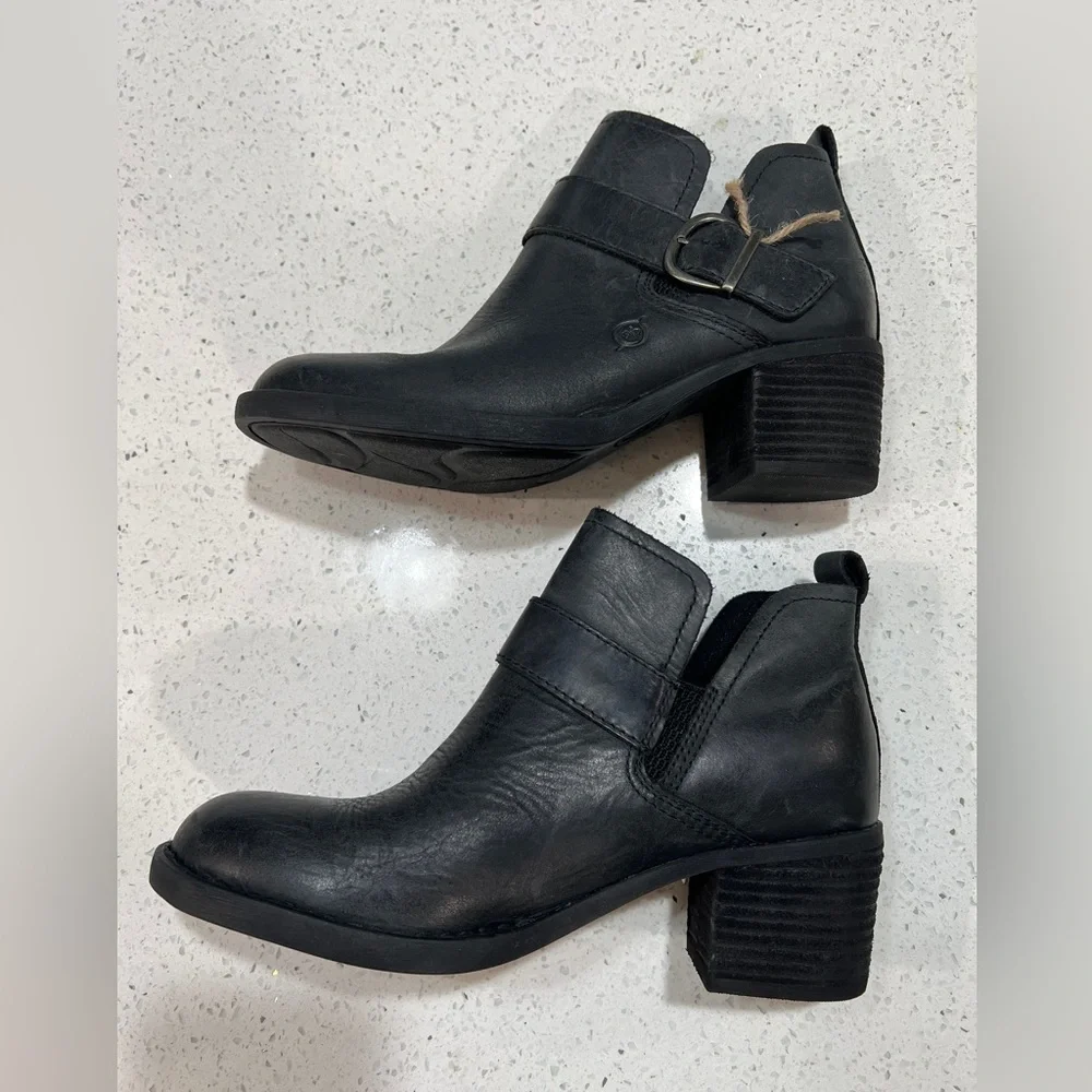 NWT Born Black Leather Ankle Boots sz 7